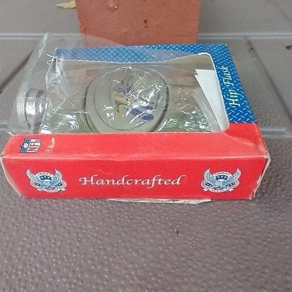 Stainless steel 6 oz. Hip flask. See pics for full - Picture 7 of 12